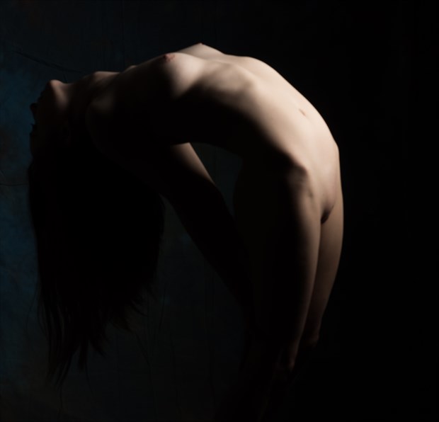 Bend  Artistic Nude Photo by Model Uzurael 