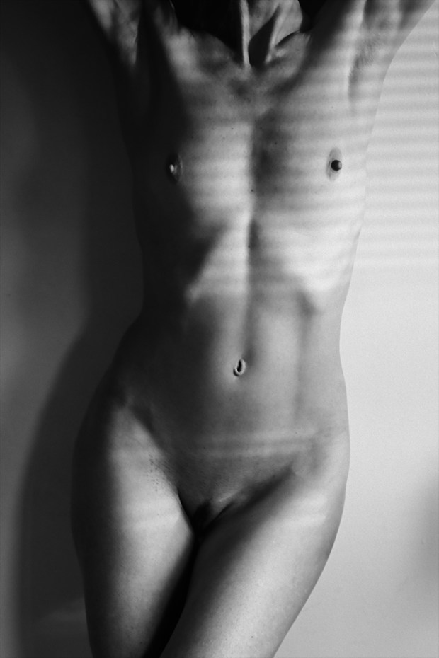 Between the lines.. Artistic Nude Photo by Model Marmalade