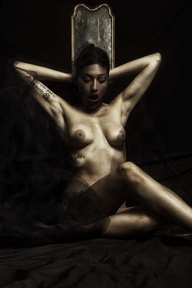 Black Widow 2  Erotic Photo by Photographer riccardo mari