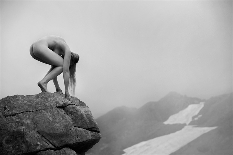 Blau Schnee Artistic Nude Photo by Photographer Thomas Bichler