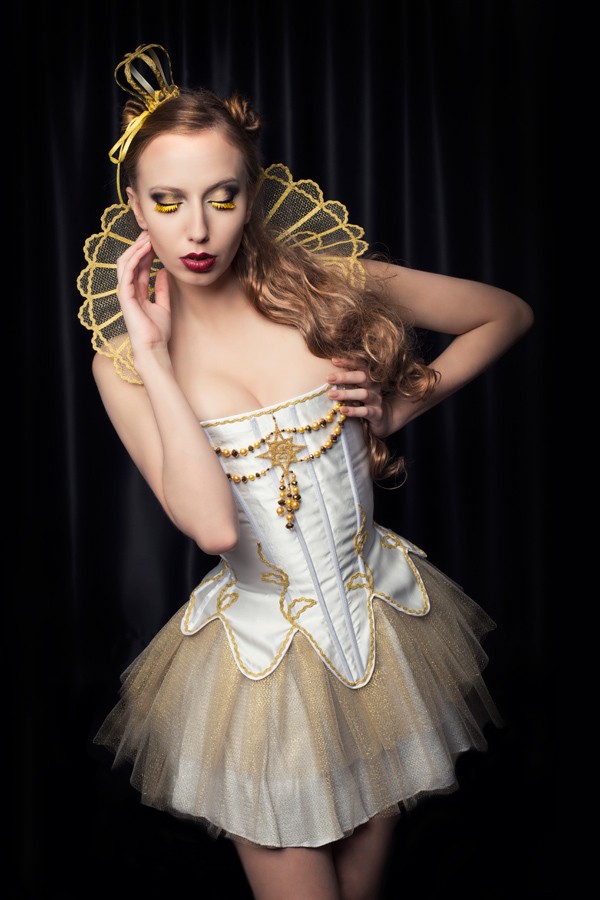 Bloody countess Glamour Photo by Photographer Antonia Glaskova
