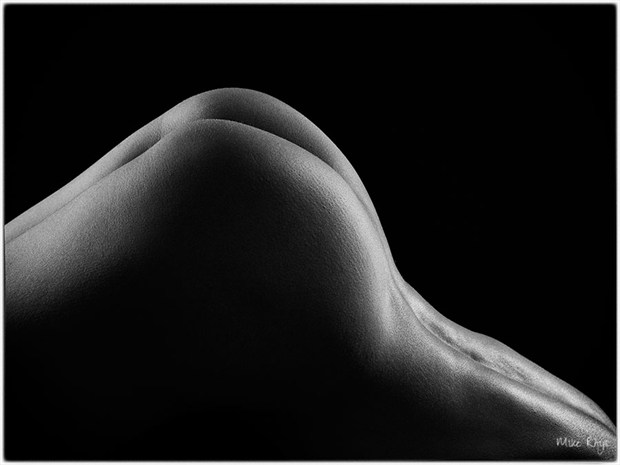 Body Part 2 Artistic Nude Photo by Photographer Mike Rhys