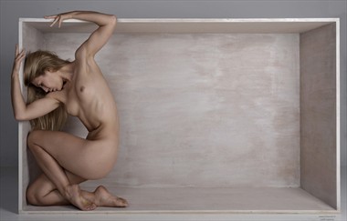 Box   Raphaella Artistic Nude Photo by Photographer Roelf Rozema Fotocol
