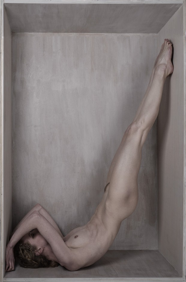 Box Artistic Nude Artwork by Photographer Roelf Rozema Fotocol