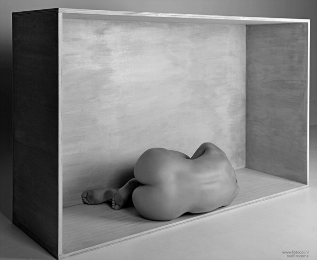 Box serie   nr 5 Artistic Nude Photo by Photographer Roelf Rozema Fotocol