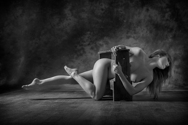 Break Through Artistic Nude Photo by Photographer Niall