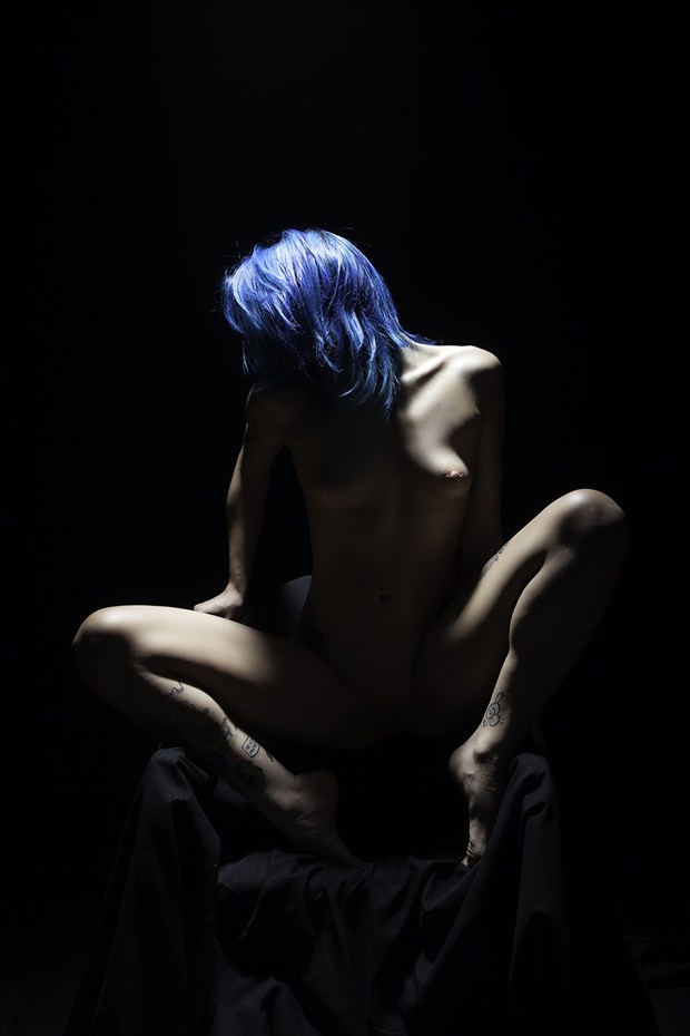 Brinsen Implied Nude Photo by Photographer riccardo mari