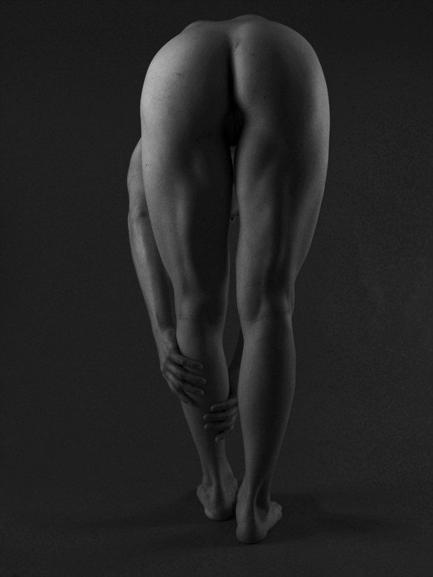 Calf Grasp Figure Study Photo by Photographer Ivan