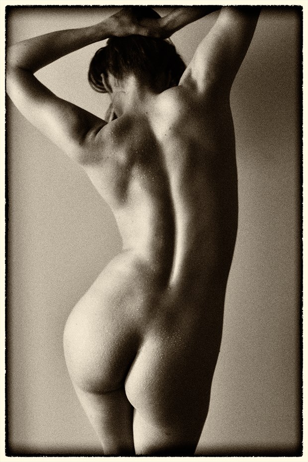 Callipygean Artistic Nude Photo by Photographer Staunton Photo