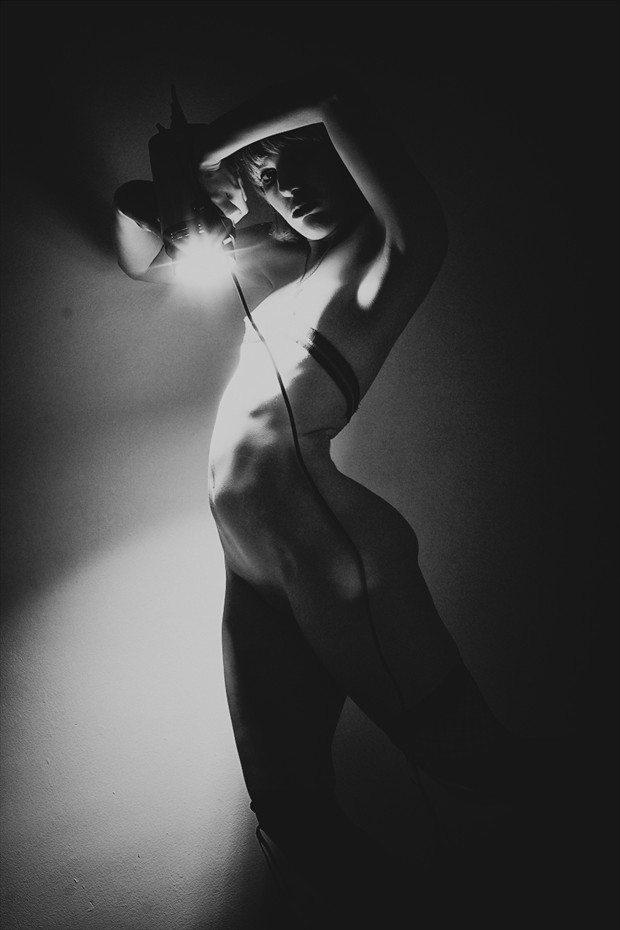 Camera ready prepare the flash Artistic Nude Photo by Photographer Steven Mcivor