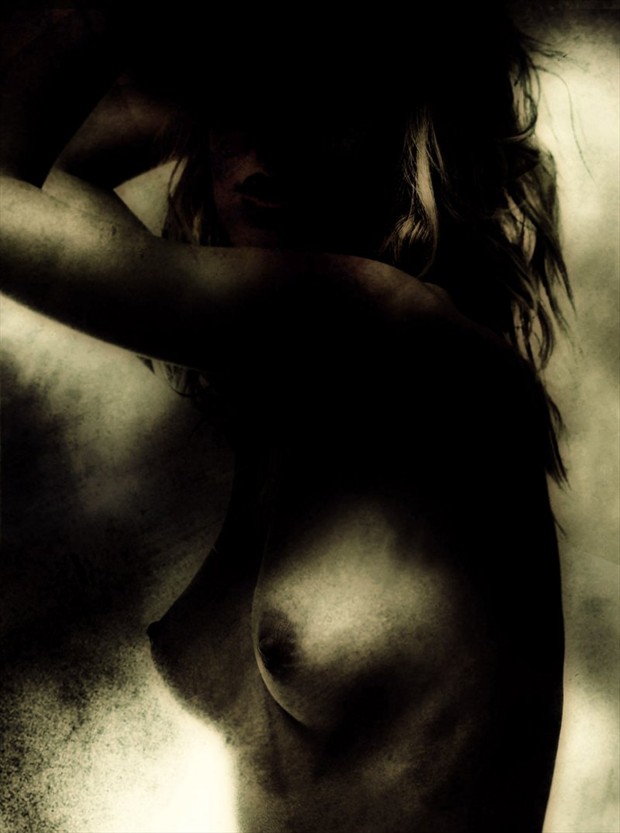 Caract%C3%A8re Vague Artistic Nude Photo by Artist Daniele Deriu