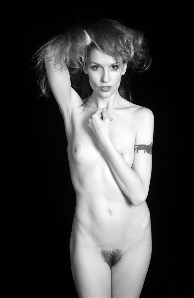 Carly Artistic Nude Photo by Photographer Knomad