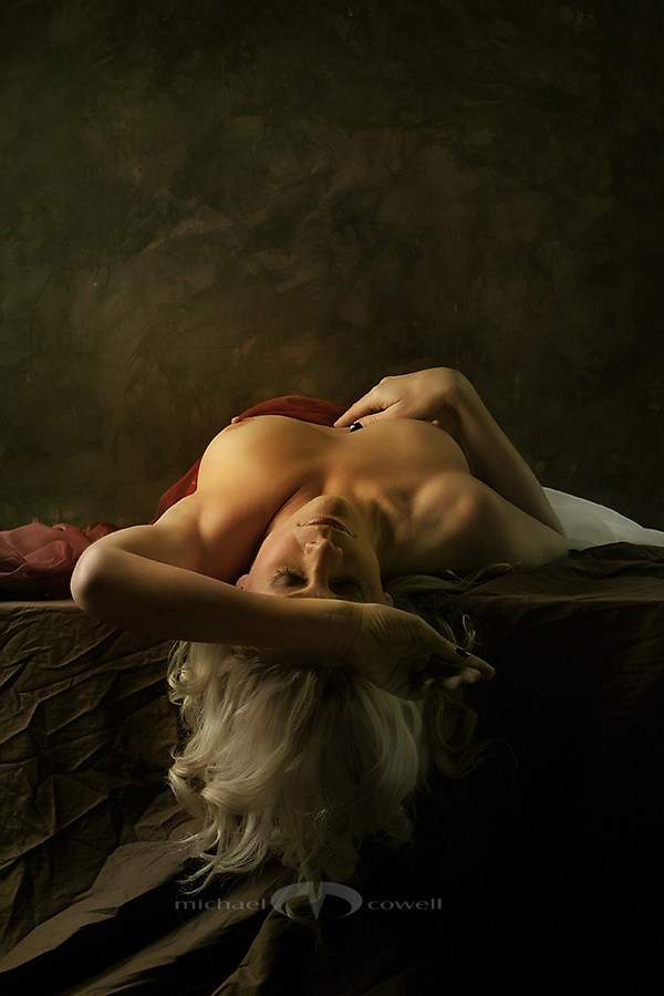 Classical Series 01 Artistic Nude Photo by Photographer Michael Cowell