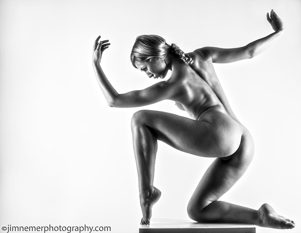 Co ordination. Artistic Nude Photo by Photographer Jim