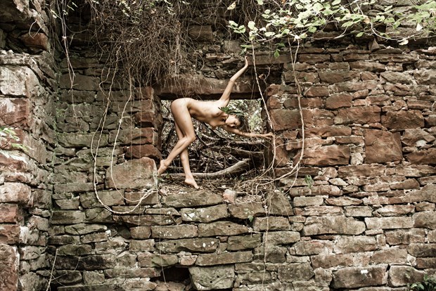 Conforming to Formless Artistic Nude Photo by Model Reece de la Tierra