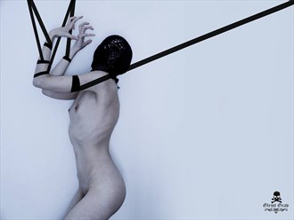 Crawling Chaos Artistic Nude Artwork by Model Glemt Grav