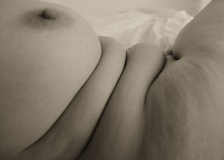 Curves %234 Artistic Nude Photo by Photographer Jyves