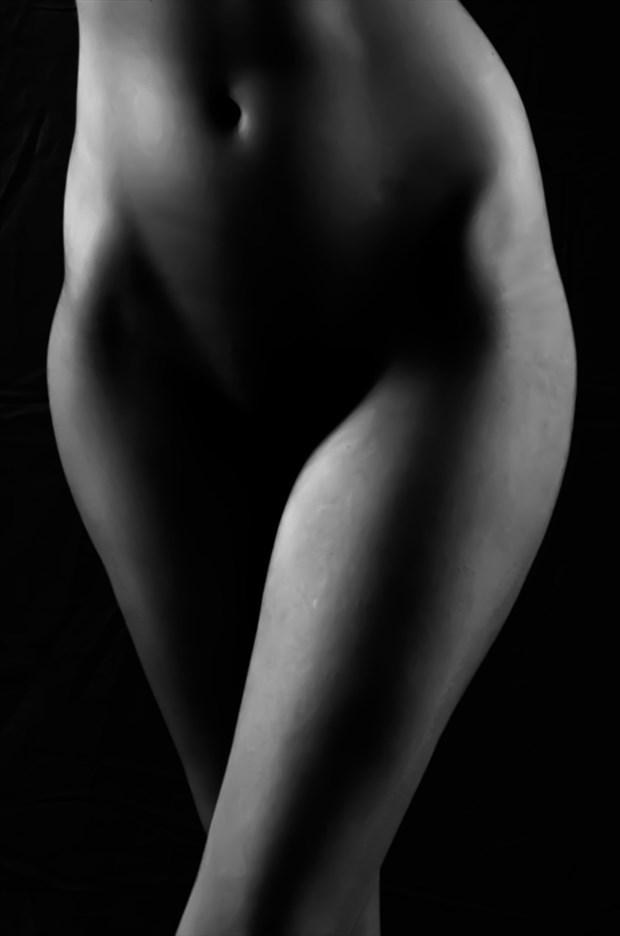 Curves Artistic Nude Photo by Photographer StephenJC