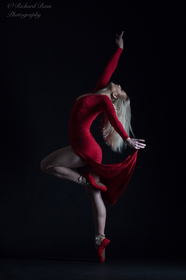 Dance inspirede Studio Lighting Photo by Photographer Richard Benn Photography