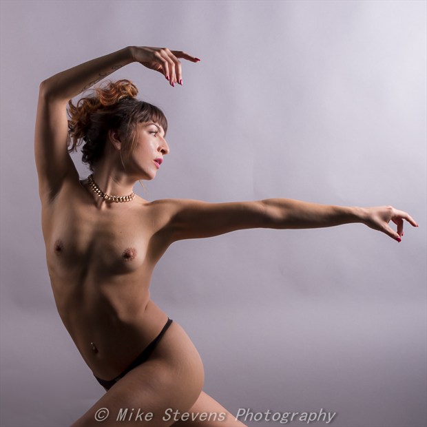 Dancer Glamour Photo by Photographer Mike Stevens