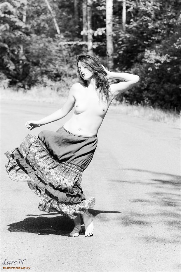 Dancing in the street Artistic Nude Photo by Photographer Larsnphoto