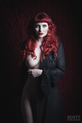 Dark Artistic Nude Photo by Model Cat Ropo