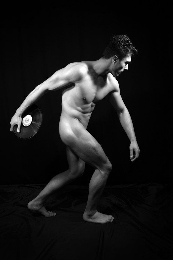 Discobolus reborn Artistic Nude Photo by Photographer pyriel