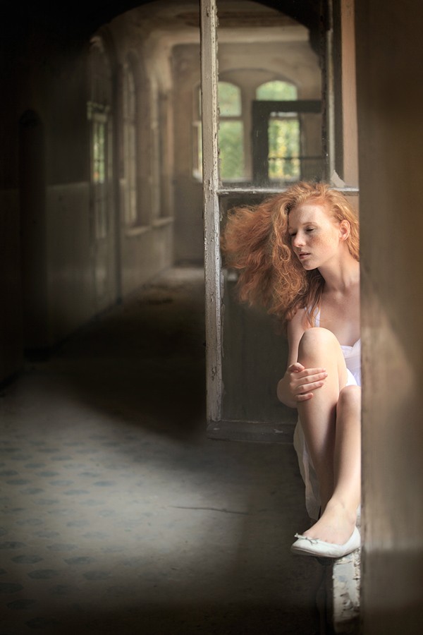 Do you hear the wind... Natural Light Photo by Photographer Laila Pregizer