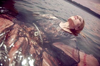 Drowning Fashion Photo by Model saramurphy