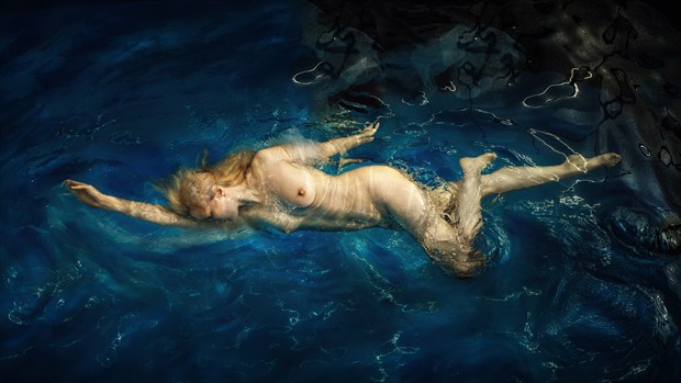 Elements of water Artistic Nude Photo by Photographer dml