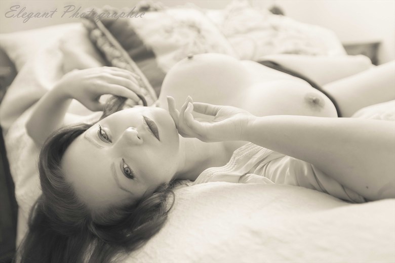 Elle Boudoir Artistic Nude Photo by Photographer Elegant Photographic