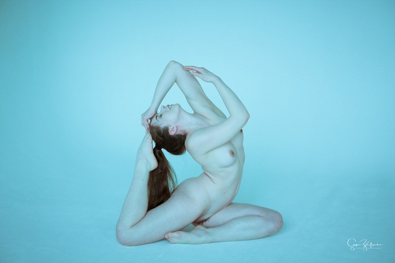Elle... Artistic Nude Photo by Photographer Spyro Zarifopoulos