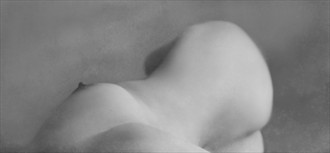 Erotic Figure Study Photo by Photographer Susa Dosa