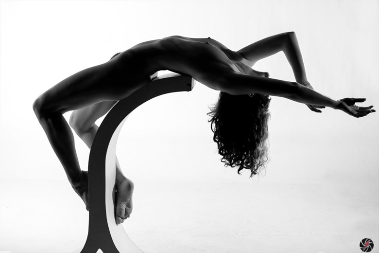 Fallen Artistic Nude Photo by Model Daisy Von