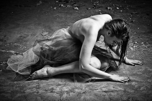 Fallen Artistic Nude Photo by Photographer Alexander Kharlamov