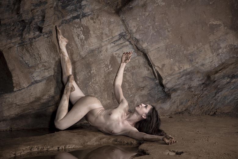 Fallen Artistic Nude Photo by Photographer Toby_Mauer