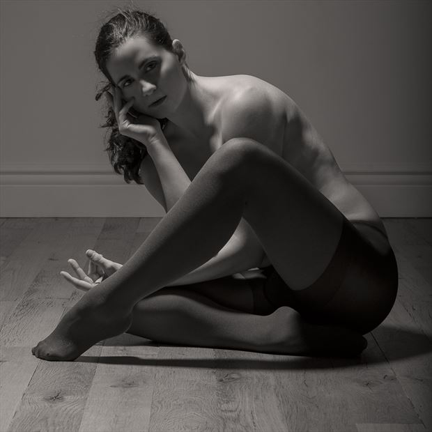Fallen Grace Artistic Nude Photo by Model Daisy Von