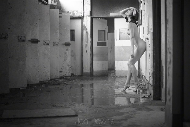 Fallen.. Artistic Nude Photo by Model Marmalade