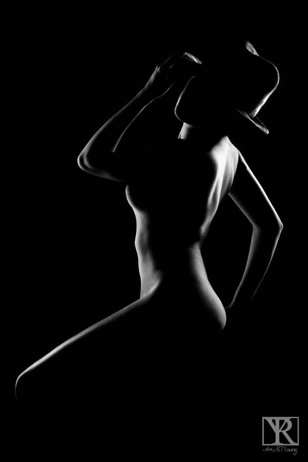 Fedora Artistic Nude Photo by Photographer RTYoung