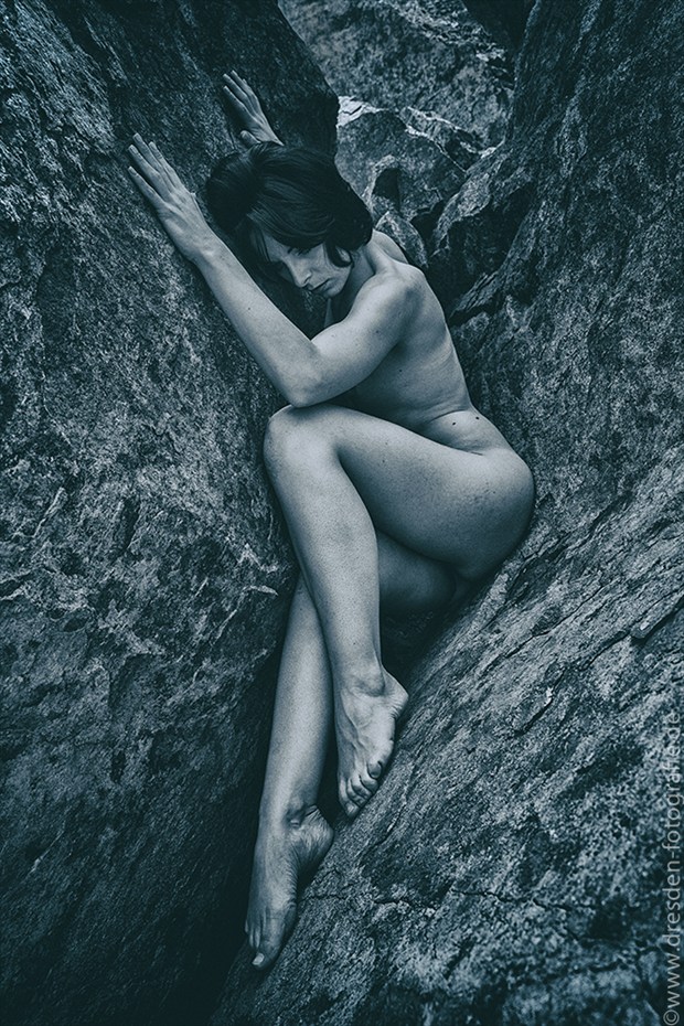 Felsschmiegen Artistic Nude Photo by Photographer S.Dittrich