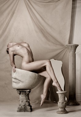 Figure on pedastal  Artistic Nude Photo by Photographer Thomas Sauerwein