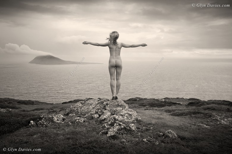 Finding Paradise Artistic Nude Photo by Photographer Glyn Davies