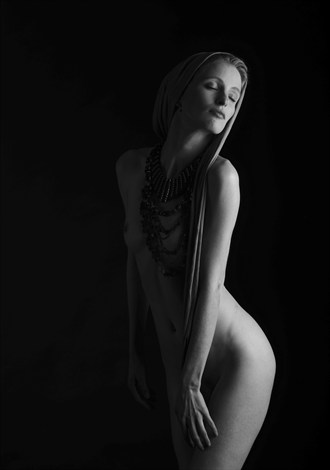 Fredau   edge light Artistic Nude Photo by Photographer Randall Hobbet