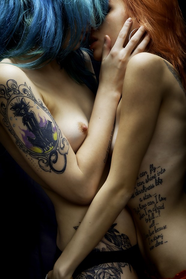 Geni&Caterina Lesbian Photo by Photographer riccardo mari