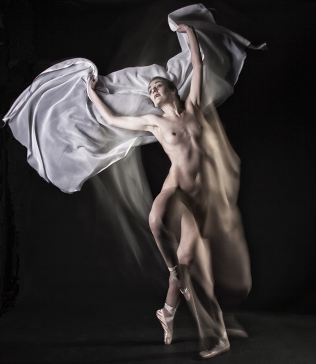Ghost dancer Artistic Nude Photo by Model Rose Valentina