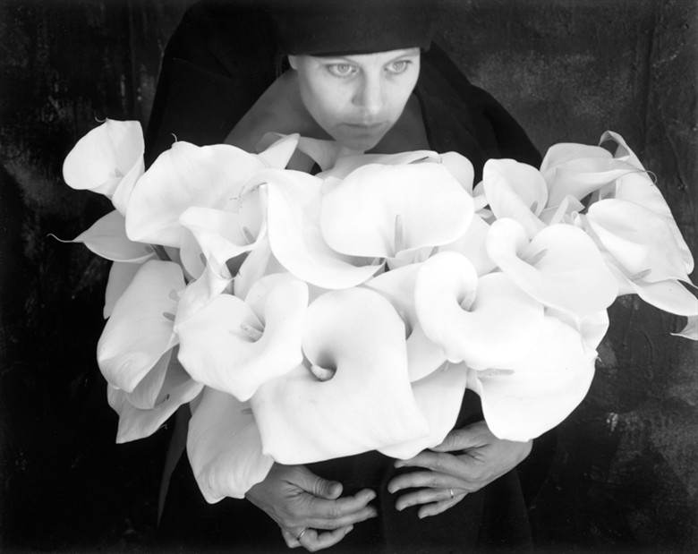 Gina and Calla Lilies Artistic Nude Photo by Photographer Kim Weston