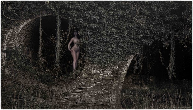 Grand designs Artistic Nude Photo by Model Leaf