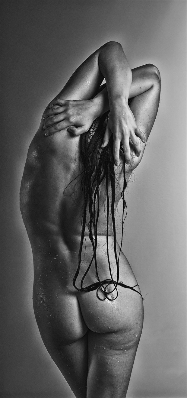 Grasp Artistic Nude Photo by Photographer Eldritch Allure