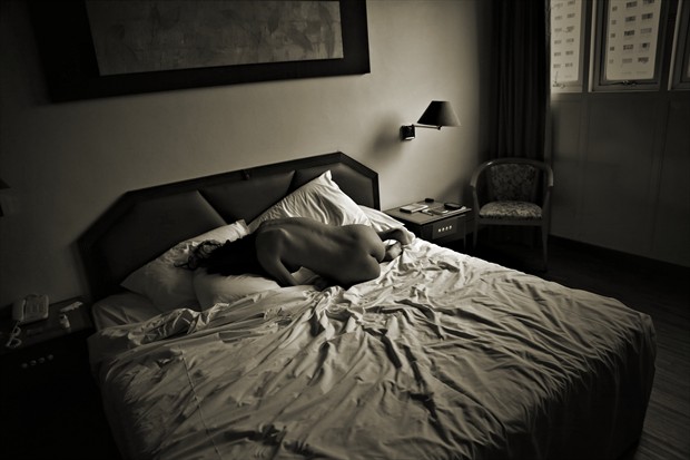 Guest Room Artistic Nude Photo by Photographer David Winge