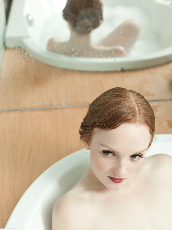 H. in the bath Artistic Nude Photo by Photographer Eric Kellerman